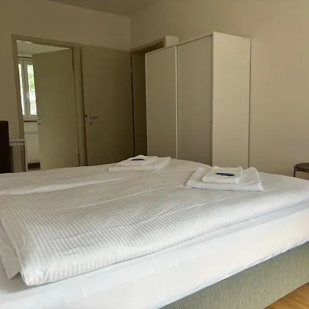 Modest In The Center - Cross 4 *