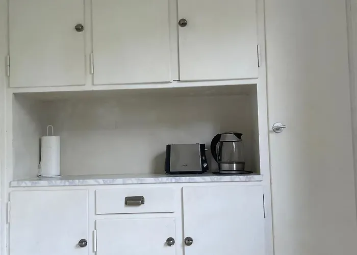 Modest In The Center - Cross 4 *