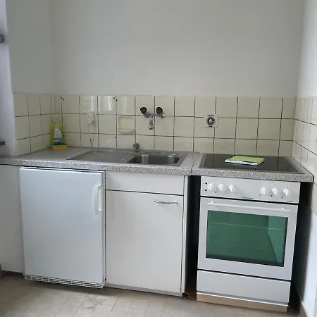 Apartment Modest In The Center - Cross 4 Zurich