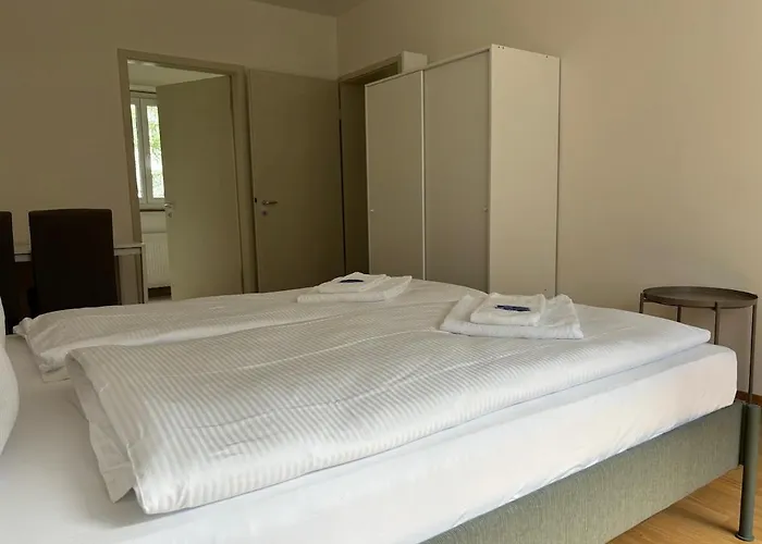 Modest In The Center - Cross 4 *